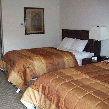 Price Pointe Inn Waukesha Buitenkant foto