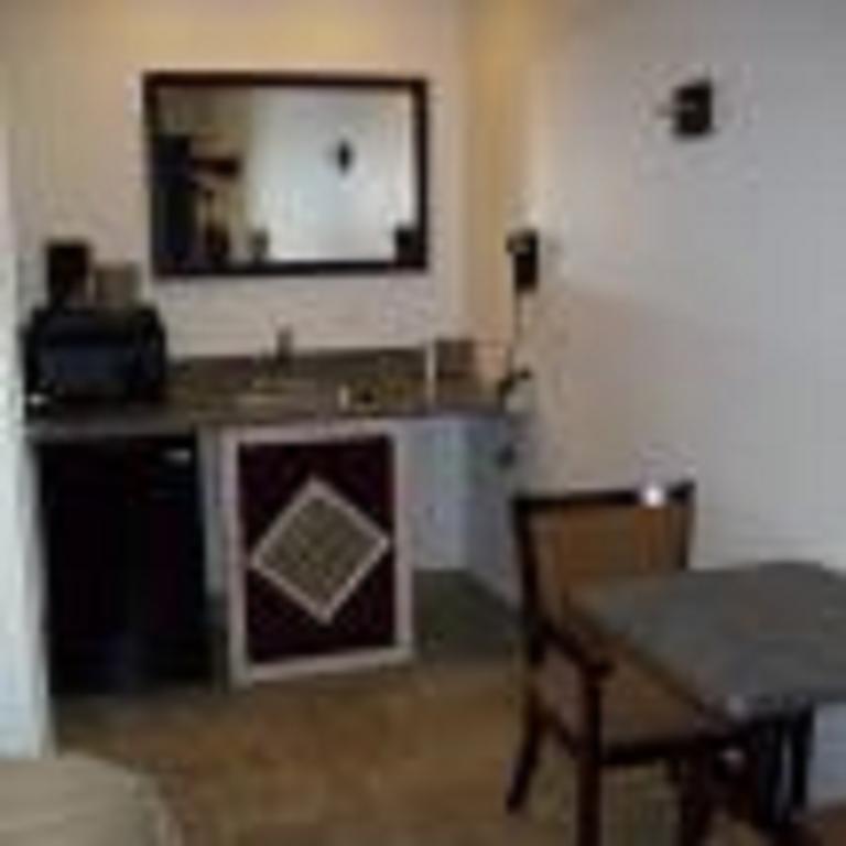Price Pointe Inn Waukesha Buitenkant foto
