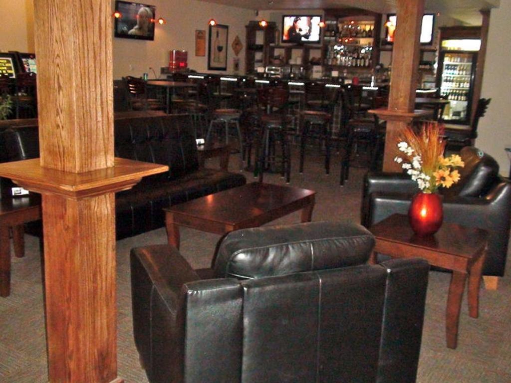 Price Pointe Inn Waukesha Buitenkant foto