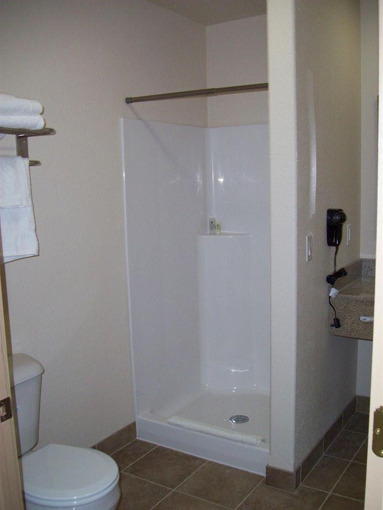 Price Pointe Inn Waukesha Buitenkant foto