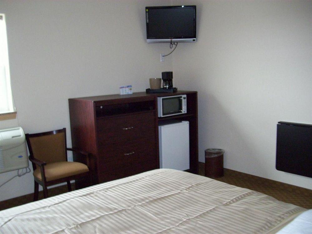 Price Pointe Inn Waukesha Buitenkant foto