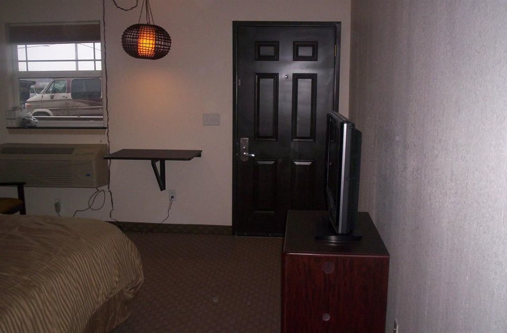 Price Pointe Inn Waukesha Buitenkant foto
