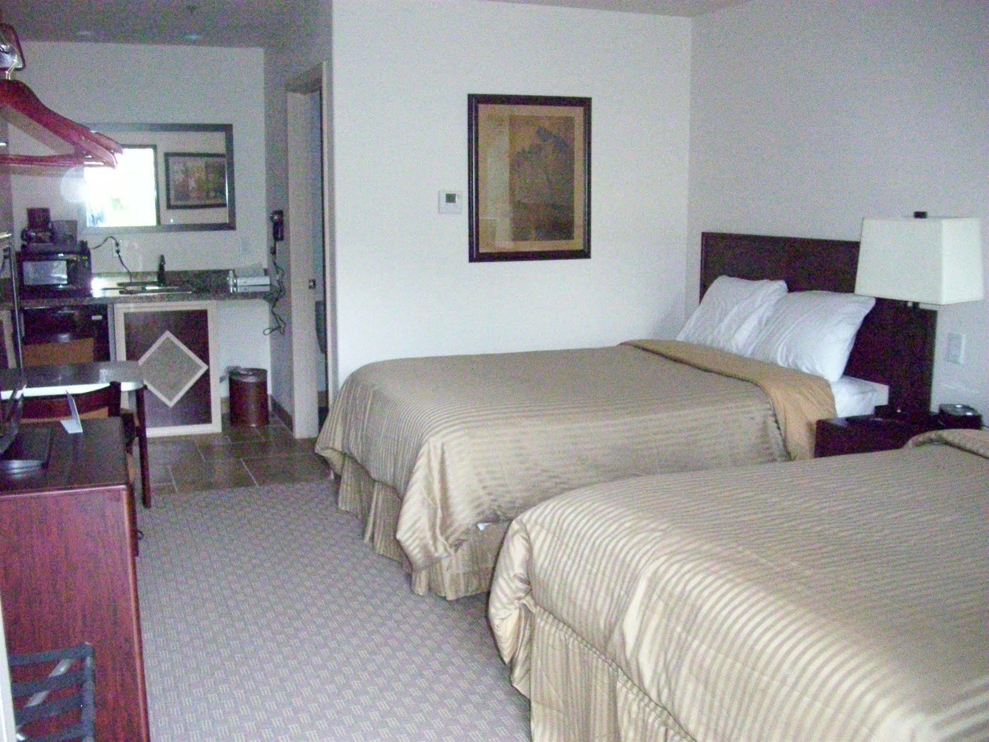 Price Pointe Inn Waukesha Buitenkant foto