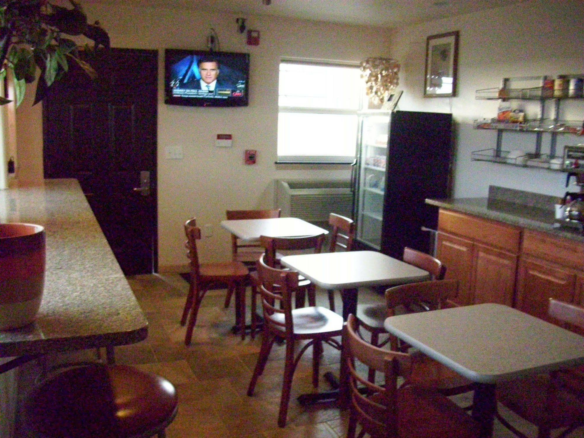 Price Pointe Inn Waukesha Buitenkant foto