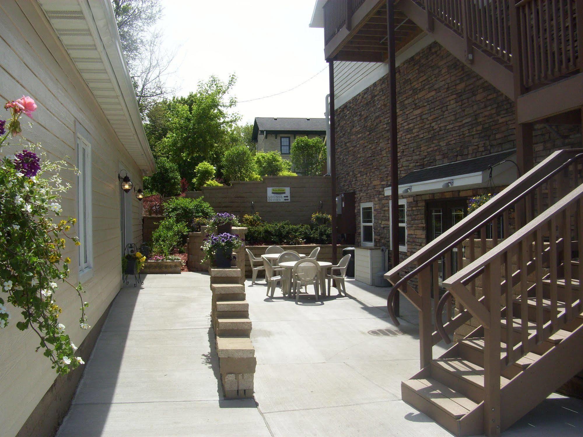 Price Pointe Inn Waukesha Buitenkant foto
